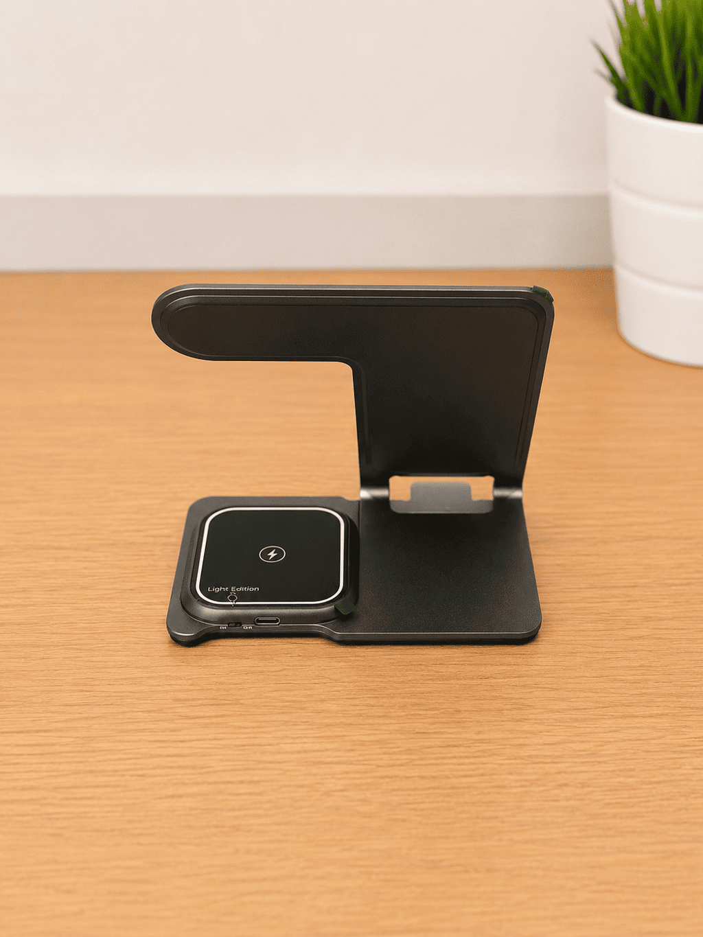 Безжична зарядна станция 3-в-1 за iPhone, Apple Watch и AirPods